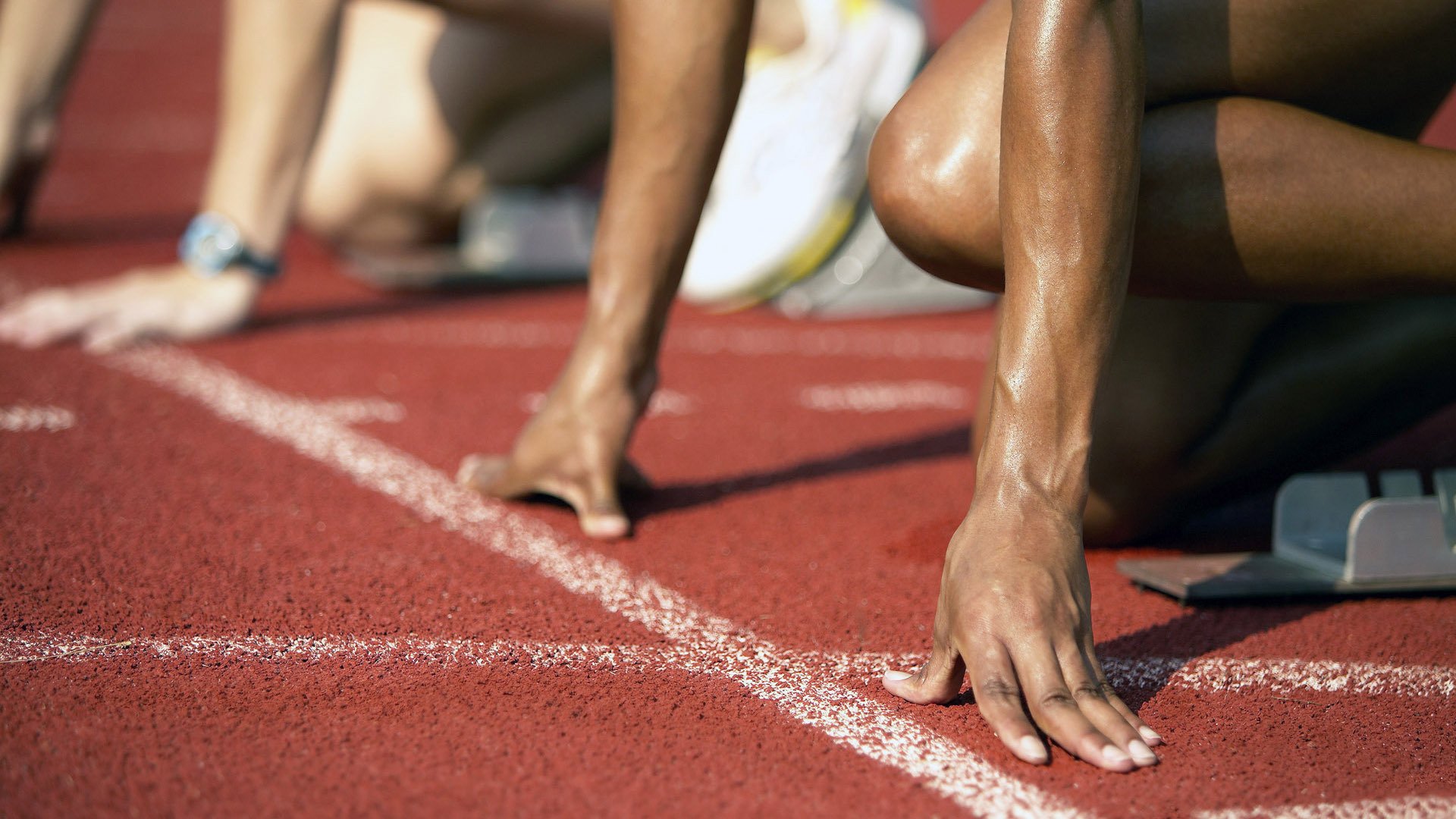 英超球队体能监测辅助个体化训练方案设计与实施，英超球员训练时间